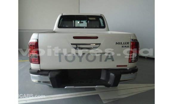Acheter Import Voiture Toyota Hilux Blanc à Import - Dubai, Estuaire Acheter Import Voiture Toyota Hilux Blanc à Import - Dubai, Estuaire
