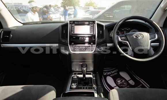 Acheter Import Voiture Toyota Land Cruiser Noir à Import - Dubai, Estuaire Acheter Import Voiture Toyota Land Cruiser Noir à Import - Dubai, Estuaire