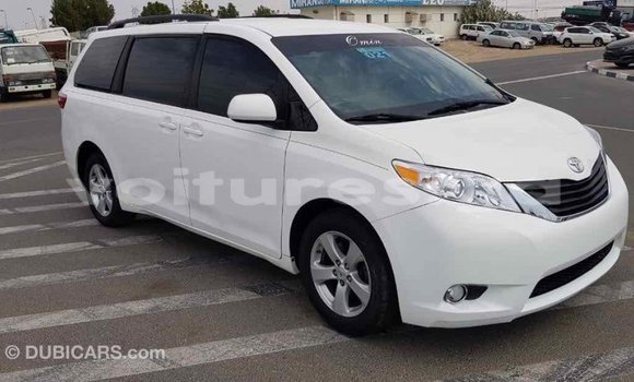 Sayi Imported Toyota Sienna White Mota in Import - Dubai a estuary Sayi Imported Toyota Sienna White Mota in Import - Dubai a estuary