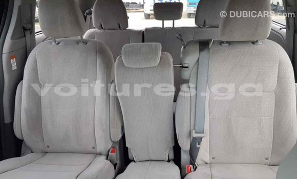 Sayi Imported Toyota Sienna White Mota in Import - Dubai a estuary Sayi Imported Toyota Sienna White Mota in Import - Dubai a estuary