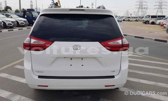 Sayi Imported Toyota Sienna White Mota in Import - Dubai a estuary Sayi Imported Toyota Sienna White Mota in Import - Dubai a estuary