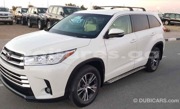 Sayi Imported Toyota Highlander White Mota in Import - Dubai a estuary Sayi Imported Toyota Highlander White Mota in Import - Dubai a estuary