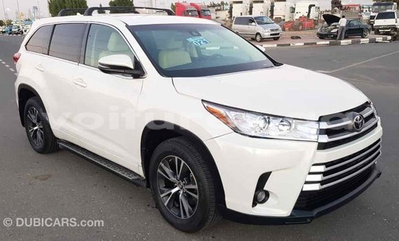 Sayi Imported Toyota Highlander White Mota in Import - Dubai a estuary Sayi Imported Toyota Highlander White Mota in Import - Dubai a estuary