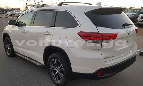 Sayi Imported Toyota Highlander White Mota in Import - Dubai a estuary Sayi Imported Toyota Highlander White Mota in Import - Dubai a estuary