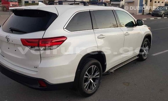 Sayi Imported Toyota Highlander White Mota in Import - Dubai a estuary Sayi Imported Toyota Highlander White Mota in Import - Dubai a estuary