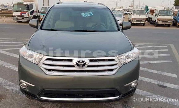 Acheter Import Voiture Toyota Highlander Vert à Import - Dubai, Estuaire Acheter Import Voiture Toyota Highlander Vert à Import - Dubai, Estuaire