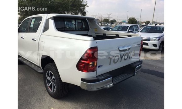 Acheter Import Voiture Toyota Hilux Blanc à Import - Dubai, Estuaire Acheter Import Voiture Toyota Hilux Blanc à Import - Dubai, Estuaire
