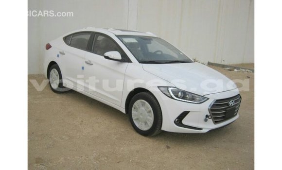 Acheter Import Voiture Hyundai Elantra Blanc à Import - Dubai, Estuaire Acheter Import Voiture Hyundai Elantra Blanc à Import - Dubai, Estuaire