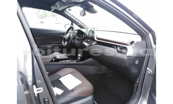 Acheter Import Voiture Toyota C-HR Autre à Import - Dubai, Estuaire Acheter Import Voiture Toyota C-HR Autre à Import - Dubai, Estuaire