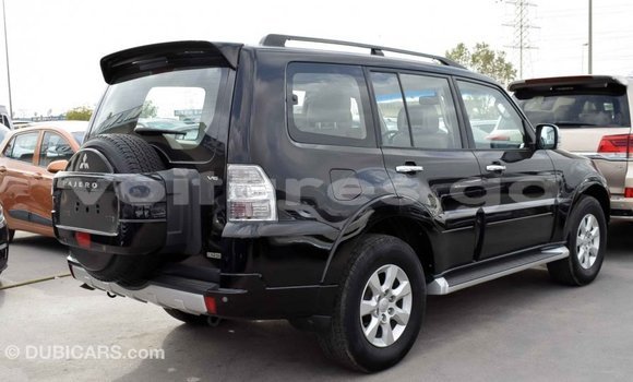 Acheter Import Voiture Mitsubishi Pajero Noir à Import - Dubai, Estuaire Acheter Import Voiture Mitsubishi Pajero Noir à Import - Dubai, Estuaire