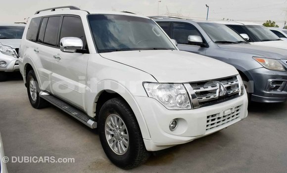 Acheter Import Voiture Mitsubishi Pajero Blanc à Import - Dubai, Estuaire Acheter Import Voiture Mitsubishi Pajero Blanc à Import - Dubai, Estuaire