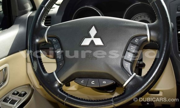 Acheter Import Voiture Mitsubishi Pajero Blanc à Import - Dubai, Estuaire Acheter Import Voiture Mitsubishi Pajero Blanc à Import - Dubai, Estuaire
