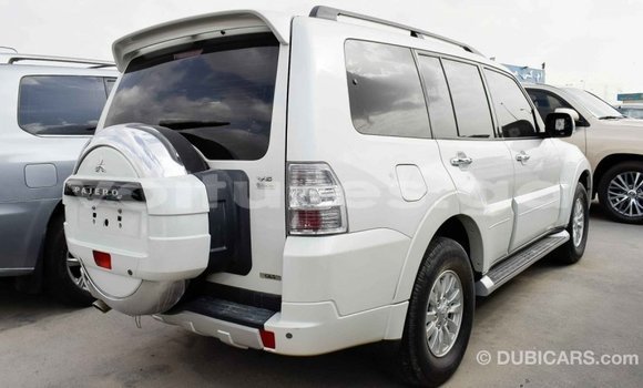 Acheter Import Voiture Mitsubishi Pajero Blanc à Import - Dubai, Estuaire Acheter Import Voiture Mitsubishi Pajero Blanc à Import - Dubai, Estuaire
