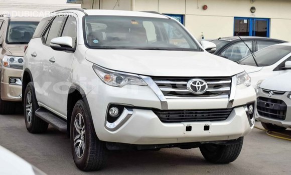 Acheter Import Voiture Toyota Fortuner Blanc à Import - Dubai, Estuaire Acheter Import Voiture Toyota Fortuner Blanc à Import - Dubai, Estuaire