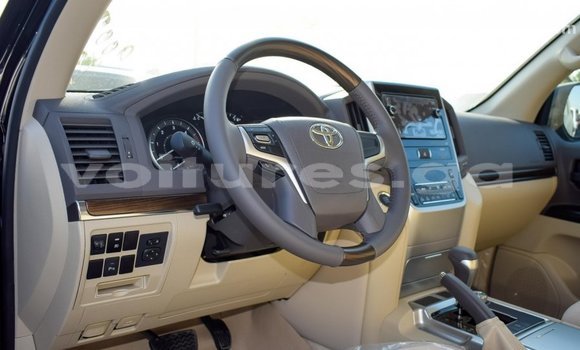 Acheter Import Voiture Toyota Land Cruiser Noir à Import - Dubai, Estuaire Acheter Import Voiture Toyota Land Cruiser Noir à Import - Dubai, Estuaire
