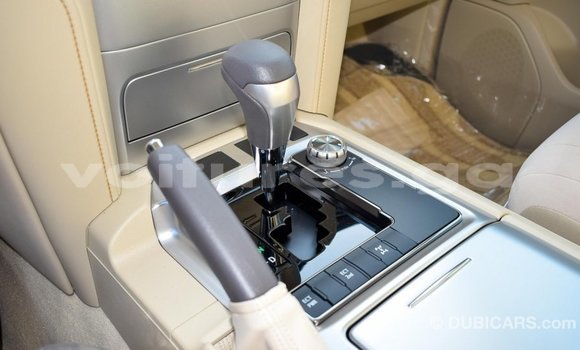 Acheter Import Voiture Toyota Land Cruiser Noir à Import - Dubai, Estuaire Acheter Import Voiture Toyota Land Cruiser Noir à Import - Dubai, Estuaire