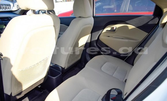 Acheter Import Voiture Kia Rio Blanc à Import - Dubai, Estuaire Acheter Import Voiture Kia Rio Blanc à Import - Dubai, Estuaire