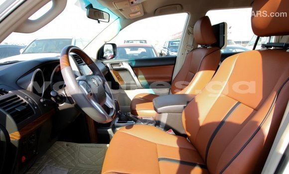 Acheter Import Voiture Toyota Prado Blanc à Import - Dubai, Estuaire Acheter Import Voiture Toyota Prado Blanc à Import - Dubai, Estuaire