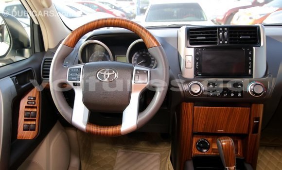 Acheter Import Voiture Toyota Prado Blanc à Import - Dubai, Estuaire Acheter Import Voiture Toyota Prado Blanc à Import - Dubai, Estuaire