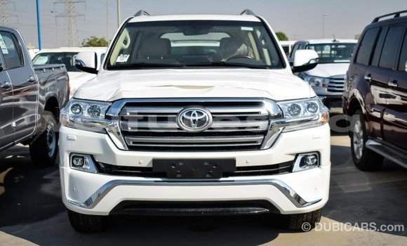 Acheter Import Voiture Toyota Land Cruiser Blanc à Import - Dubai, Estuaire Acheter Import Voiture Toyota Land Cruiser Blanc à Import - Dubai, Estuaire