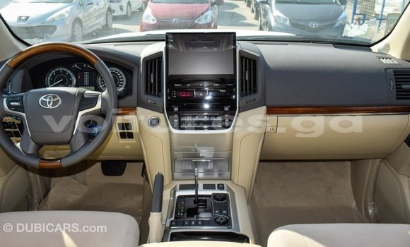 Acheter Import Voiture Toyota Land Cruiser Blanc à Import - Dubai, Estuaire Acheter Import Voiture Toyota Land Cruiser Blanc à Import - Dubai, Estuaire