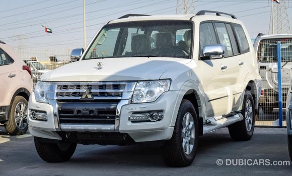 Acheter Import Voiture Mitsubishi Pajero Blanc à Import - Dubai, Estuaire Acheter Import Voiture Mitsubishi Pajero Blanc à Import - Dubai, Estuaire