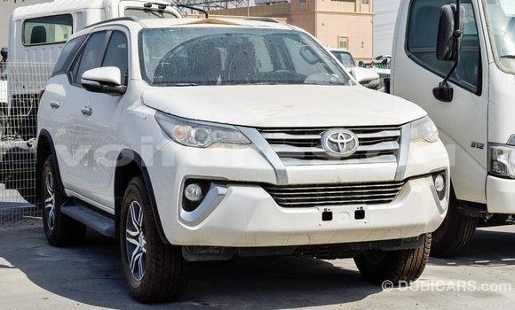 Acheter Import Voiture Toyota Fortuner Blanc à Import - Dubai, Estuaire Acheter Import Voiture Toyota Fortuner Blanc à Import - Dubai, Estuaire