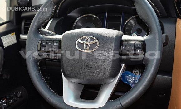 Acheter Import Voiture Toyota Fortuner Blanc à Import - Dubai, Estuaire Acheter Import Voiture Toyota Fortuner Blanc à Import - Dubai, Estuaire