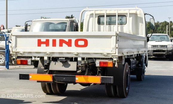 Acheter Import Utilitaire Hino 300 Series Blanc à Import - Dubai, Estuaire Acheter Import Utilitaire Hino 300 Series Blanc à Import - Dubai, Estuaire