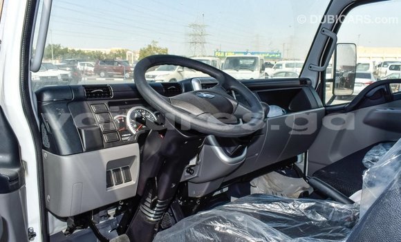 Acheter Import Voiture Mitsubishi Carisma Blanc à Import - Dubai, Estuaire Acheter Import Voiture Mitsubishi Carisma Blanc à Import - Dubai, Estuaire