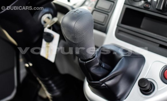 Acheter Import Voiture Mitsubishi Carisma Blanc à Import - Dubai, Estuaire Acheter Import Voiture Mitsubishi Carisma Blanc à Import - Dubai, Estuaire