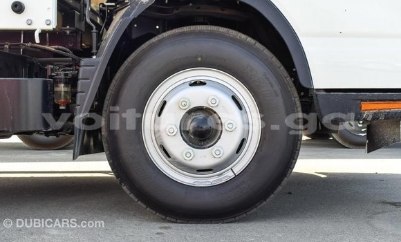 Acheter Import Voiture Mitsubishi Carisma Blanc à Import - Dubai, Estuaire Acheter Import Voiture Mitsubishi Carisma Blanc à Import - Dubai, Estuaire