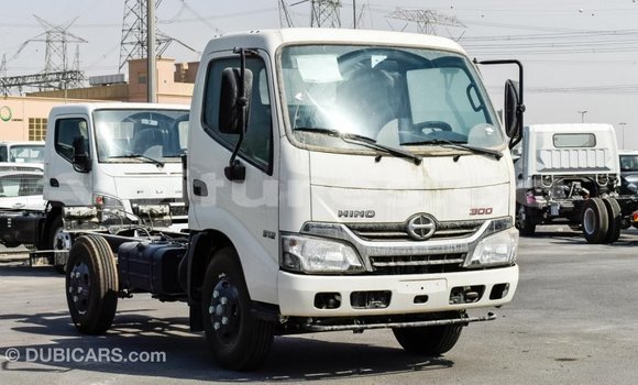 Acheter Import Utilitaire Hino 300 Series Blanc à Import - Dubai, Estuaire Acheter Import Utilitaire Hino 300 Series Blanc à Import - Dubai, Estuaire