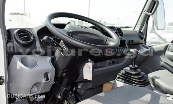 Acheter Import Utilitaire Hino 300 Series Blanc à Import - Dubai, Estuaire Acheter Import Utilitaire Hino 300 Series Blanc à Import - Dubai, Estuaire