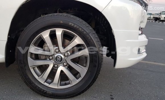 Sayi Imported Toyota Land Cruiser White Mota in Import - Dubai a estuary Sayi Imported Toyota Land Cruiser White Mota in Import - Dubai a estuary