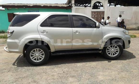 Acheter Occasion Voiture Toyota Fortuner Marron à Libreville, Estuaire Acheter Occasion Voiture Toyota Fortuner Marron à Libreville, Estuaire