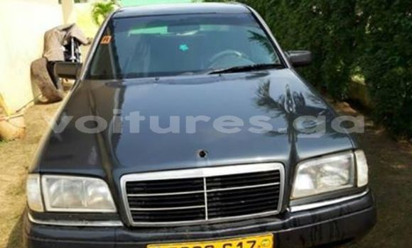 Acheter Occasion Voiture Mercedes-Benz C-klasse Noir à Libreville, Estuaire Acheter Occasion Voiture Mercedes-Benz C-klasse Noir à Libreville, Estuaire