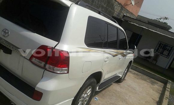 Acheter Occasion Voiture Toyota Land Cruiser Prado Blanc à Libreville, Estuaire Acheter Occasion Voiture Toyota Land Cruiser Prado Blanc à Libreville, Estuaire