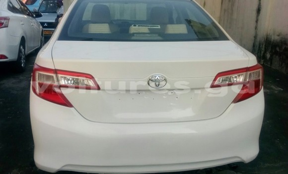 Sayi Imported Toyota Yaris White Mota in Libreville a estuary Sayi Imported Toyota Yaris White Mota in Libreville a estuary