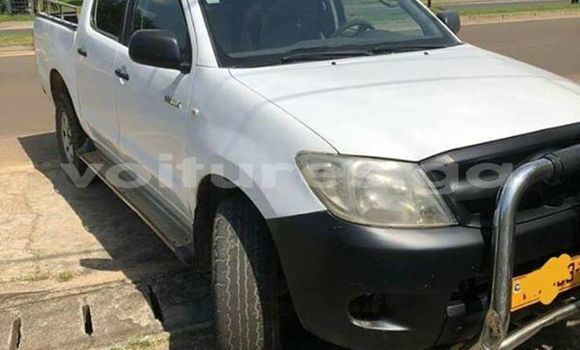 Acheter Occasion Voiture Toyota Hilux Blanc à Libreville, Estuaire Acheter Occasion Voiture Toyota Hilux Blanc à Libreville, Estuaire