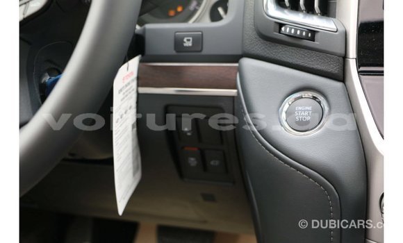 Acheter Import Voiture Toyota Land Cruiser Blanc à Import - Dubai, Estuaire Acheter Import Voiture Toyota Land Cruiser Blanc à Import - Dubai, Estuaire