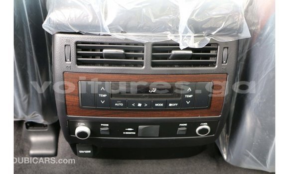 Acheter Import Voiture Toyota Land Cruiser Blanc à Import - Dubai, Estuaire Acheter Import Voiture Toyota Land Cruiser Blanc à Import - Dubai, Estuaire