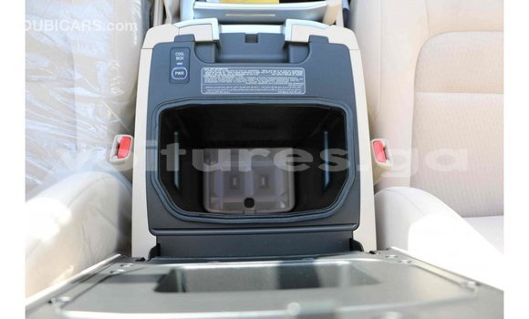 Acheter Import Voiture Toyota Land Cruiser Noir à Import - Dubai, Estuaire Acheter Import Voiture Toyota Land Cruiser Noir à Import - Dubai, Estuaire