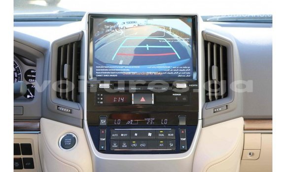 Acheter Import Voiture Toyota Land Cruiser Noir à Import - Dubai, Estuaire Acheter Import Voiture Toyota Land Cruiser Noir à Import - Dubai, Estuaire