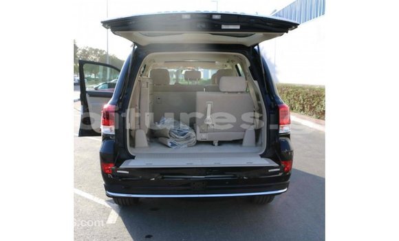 Acheter Import Voiture Toyota Land Cruiser Noir à Import - Dubai, Estuaire Acheter Import Voiture Toyota Land Cruiser Noir à Import - Dubai, Estuaire