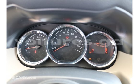 Acheter Import Voiture Renault Duster Blanc à Import - Dubai, Estuaire